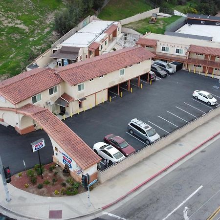 אורנג' New American Inn & Suites מראה חיצוני תמונה