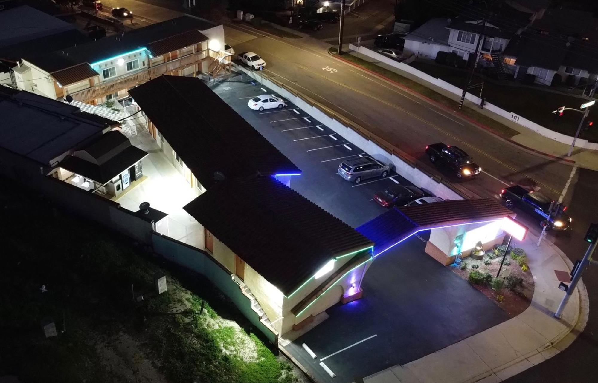 אורנג' New American Inn & Suites מראה חיצוני תמונה